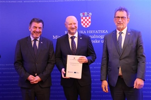 SNAŽAN INVESTICIJSKI CIKLUS: Župan Kolar potpisao preko 29 milijuna eura vrijedne ugovore za zdravstvo i obrazovanje na području županije