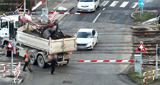 Varaždinac prošao kroz crveno i preko pružnog prijelaza dok su se spuštali polubranici