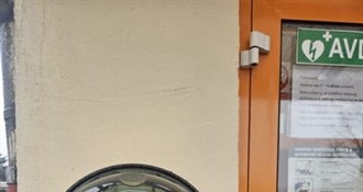 “Pomozi jer znaš“: Na zgradu školske sportske dvorane SŠ Bedekovčina postavljen automatski vanjski defibrilator
