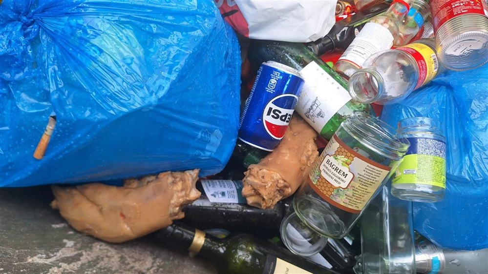 BAHATO I OPASNO U kontejneru u Klanjcu pronađeni dijelovi svinje