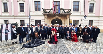 Predstavnici karnevalskih skupina i FECC-a u sklopu 10. Srakarskog fašnika na prijemu kod župana Stričaka