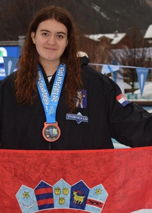 Prva hrvatska medalja u ledenom plivanju - Međimurka Sara Puklavec osvojila broncu na Europskom prvenstvu