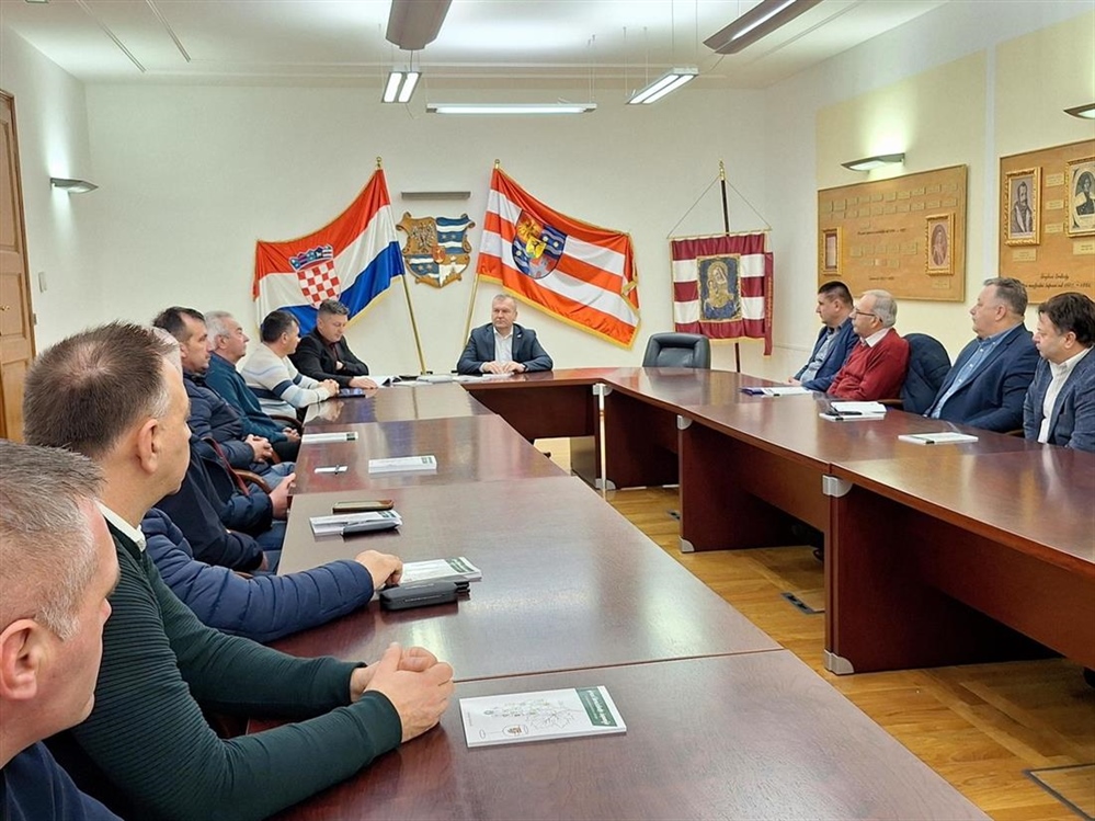 Vinogradari i vinari sastali se sa županom Stričakom: Naša županija profilira se kao područje prepoznatljivo po proizvodnji sve kvalitetnijih vina