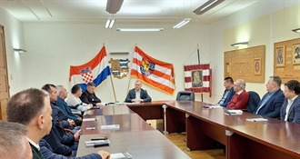 Vinogradari i vinari sastali se sa županom Stričakom: Naša županija profilira se kao područje prepoznatljivo po proizvodnji sve kvalitetnijih vina