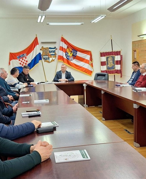 Vinogradari i vinari sastali se sa županom Stričakom: Naša županija profilira se kao područje prepoznatljivo po proizvodnji sve kvalitetnijih vina