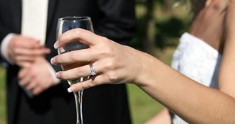 Hrvatica otkazala vjenčanje zbog momačke – razlog striptizete koje su osim plesa nudile i nešto više