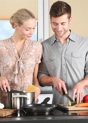 Nekad je nedjelja mirisala na juhu i pečenje - danas sve češće na dostavu: gdje je nestala kultura kuhanja?