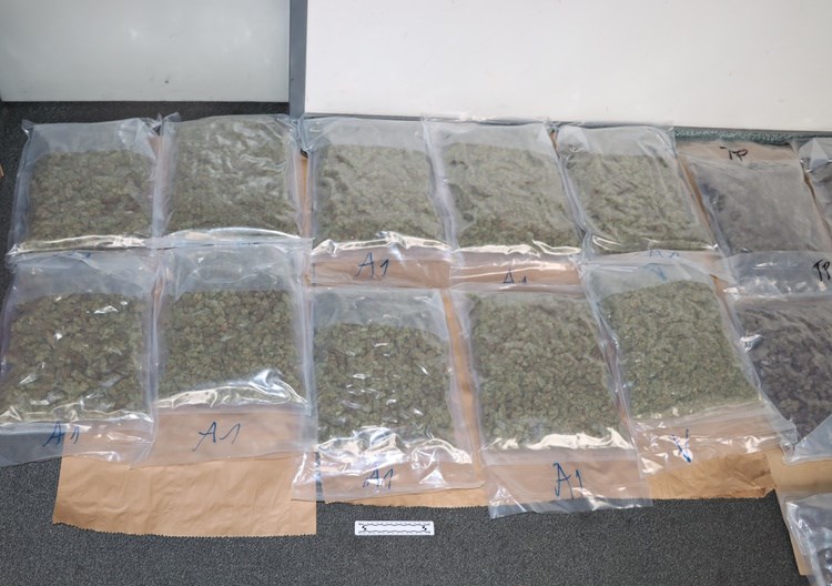 Policija u akciji: kod dilera otkriveno čak 36 kg droge!