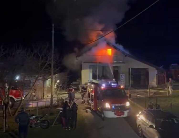 Brzom intervencijom DVD Bedekovčina spriječio širenje požara garaže u Ulici A. Mihanovića