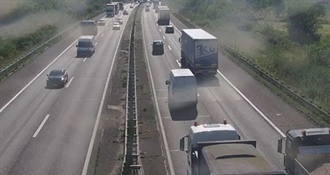 Autom probio ogradu na Jankomirskom mostu – stvaraju se velike gužve