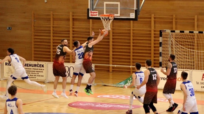 Košarkaši KK Krapina slavili 70:52 u Dugom Selu, slijedi susret protiv SKK Šibenik