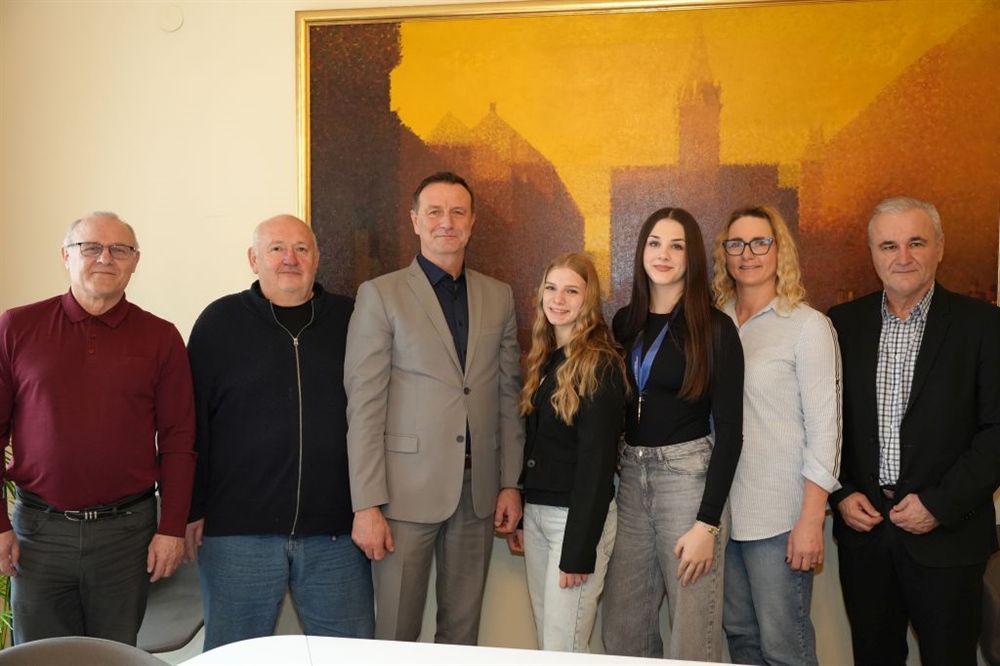 Gradonačelnik Bosilj ugostio zlatne kadetske reprezentativke Hrvatske, članice ŽRK „KOKA“