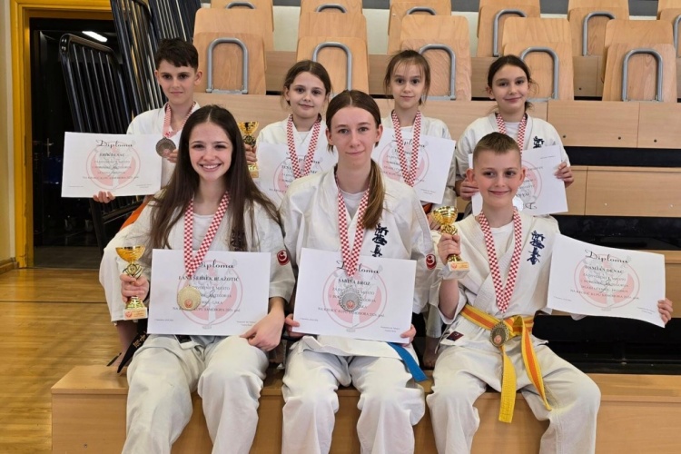 Goju Ryu Karate Do Klub „AIK” iz Varaždinskih Toplica osvojio tri zlatne i četiri srebrne medalje na međunarodnom turniru