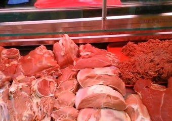 Apsurd na tržištu: Kilogram svinjetine jeftiniji od kilograma salate