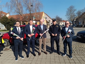 Uoči Dana žena u Varaždinu darivali ruže sudionicama u prometu