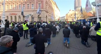 Molitelji se opet okupili na trgovima, u Zagrebu ih dočekali i prosvjednici – molilo se i u Krapini, Varaždinu, Koprivnici…