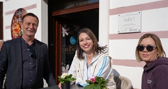 Lijepa gesta gradonačelnika Bosilja: Varaždinkama podijelio cvijeće i uputio čestitke uz njihov dan