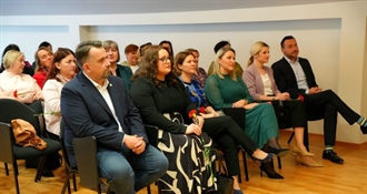 Povodom Dana žena, Bruno Šimleša održao predavanje o osnaživanju žena, sudjelovao i župan Golubić