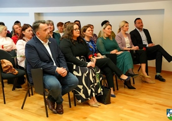 Povodom Dana žena, Bruno Šimleša održao predavanje o osnaživanju žena, sudjelovao i župan Golubić