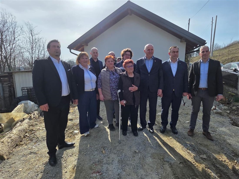 Pri kraju protupotresna obnova u Krapinsko-zagorskoj županiji: Ministar Bačić obišao tri obitelji kojima su izgrađene nove kuće