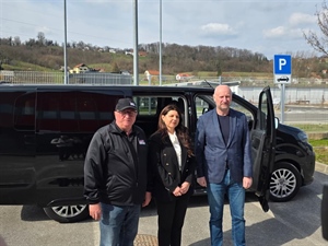 Krapinsko-zagorska županija predala kombi vozilo zagorskim braniteljima liječenim od PTSP-a