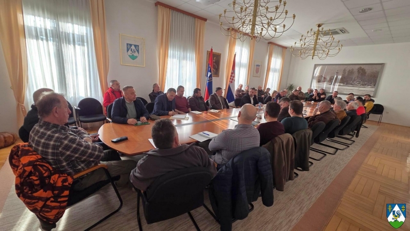 Župan Golubić s predstavnicima lovačkih udruga: Glavna tema sprječavanje šteta od divljači na poljoprivrednim površinama