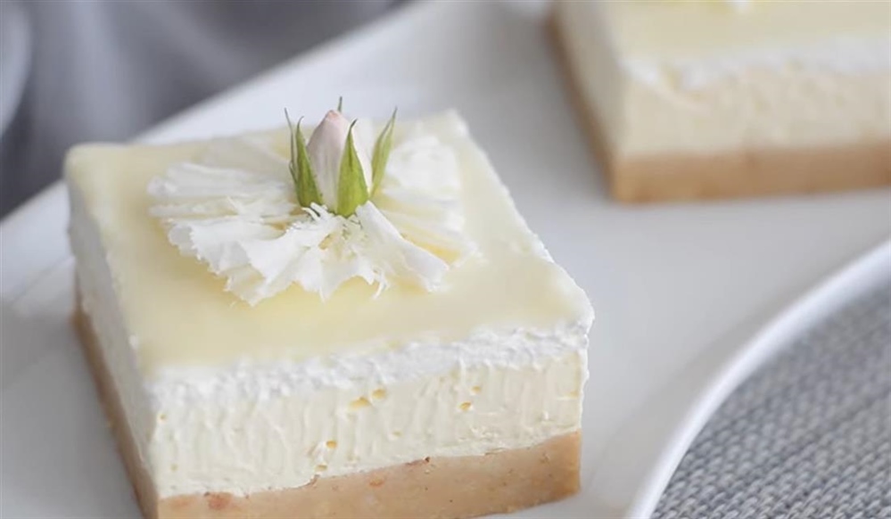 Bijeli kolač bez pečenja - brz i kremast desert za nedjelju