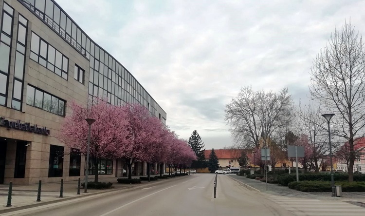 Danas u prvom dijelu dana većinom sunčano, poslijepodne u unutrašnjosti moguća koja kap kiše