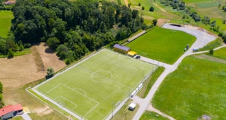 U Radoboj stiže 270 tisuća eura za rekonstrukciju nogometnog igrališta, načelnik Topolovec potpisao ugovor