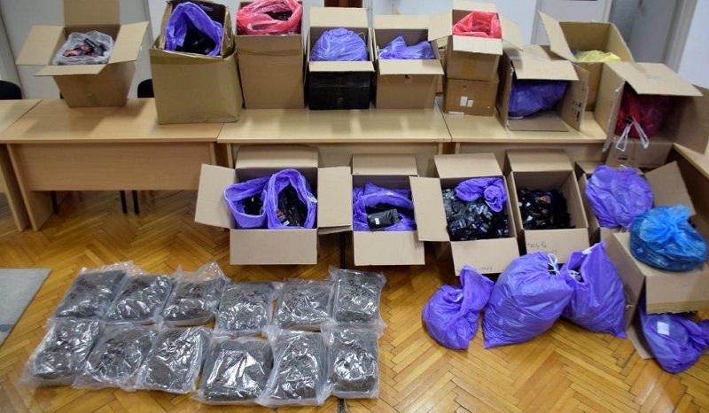 Varaždinska policija uhitila 35-godišnjaka: otkrili stotine spornih proizvoda i veću količinu droge