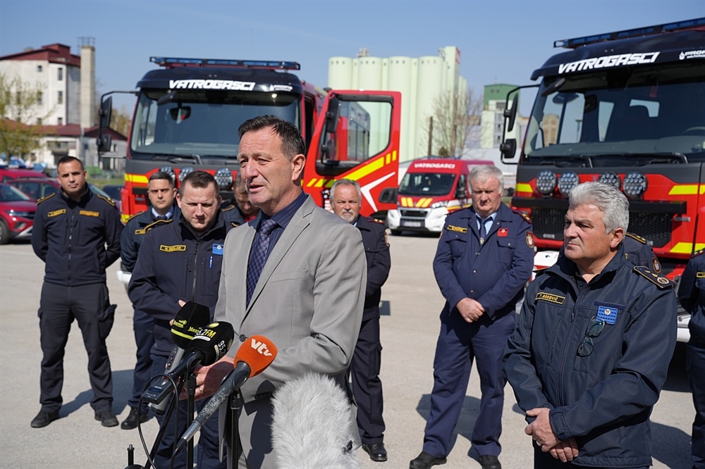 Varaždinski vatrogasci dobili dva nova navalna vozila vrijedna 673 tisuće eura