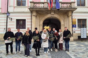 Članovi HDZ-a Varaždinske županije dijelili maslinove grančice uoči Cvjetnice