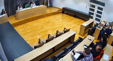 Vijećnici Gradskog vijeća donijeli odluku o javnim priznanjima, gradonačelnica Auguštan Pentek osvrnula se na nevrijeme u zlatarskom kraju