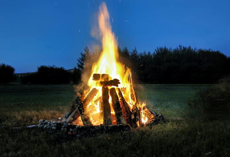 Selo u svjetlu vuzmenki: uskrsni običaj koji ne blijedi