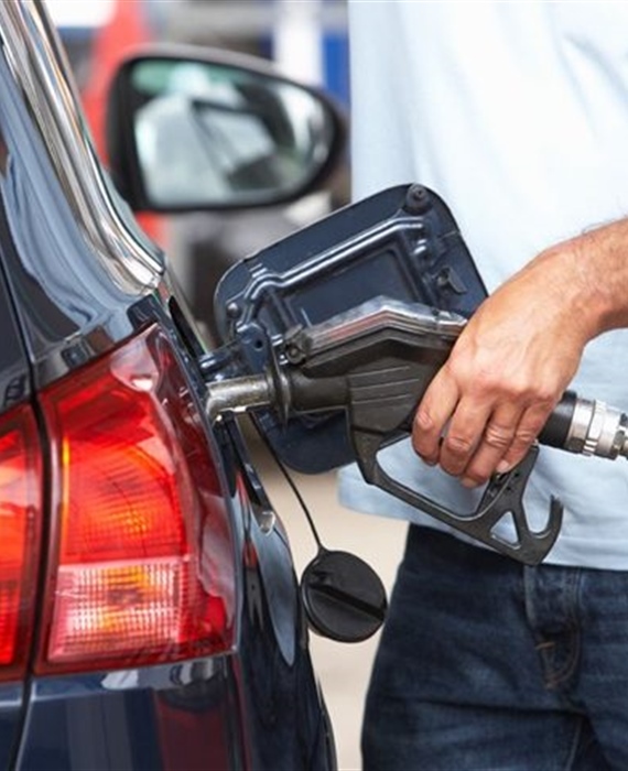 Hrvati i gorivo: plaćamo sve više, vozimo sve više, a auti nam sve stariji