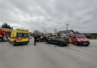 Sudar dva auta: Ludbreški vatrogasci morali rezati vozilo kako bi izvukli unesrećene