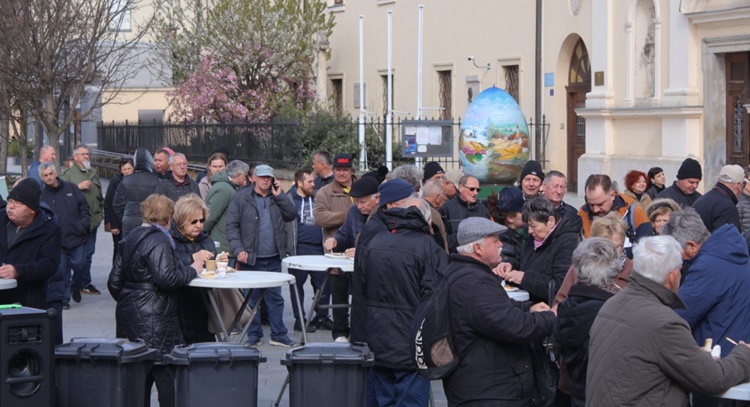 Na Veliki petak  u Čakovcu podijeljeno 1.200 porcija prženih srdela