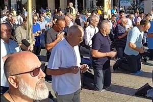 Klečanje u centru Zagreba izazvalo reakcije: "Klečite u svojoj spavaćoj sobi"