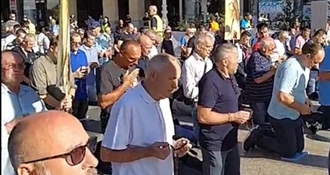 Klečanje u centru Zagreba izazvalo reakcije: "Klečite u svojoj spavaćoj sobi"