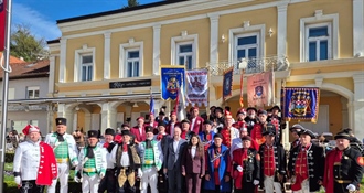 Uoči „Kostelske uskrsne pištole”, povijesne postrojbe u mimohodu Krapinom – po 13. put ugostio ih župan Željko Kolar
