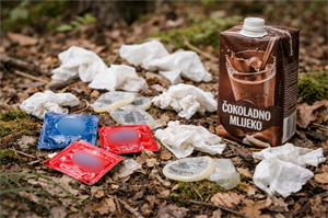 Prezervativi i maramice? Očekivano. Ali čokoladno mlijeko?