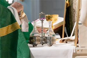 Splitski svećenik komentirao brak: Je li se bolje rastati ili vrijeđati? Pogotovo pred djecom?