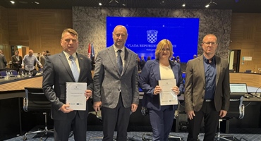 Župan Kolar potpisao 13,3 milijuna eura vrijedne ugovore za škole u Bedekovčini i Konjščini