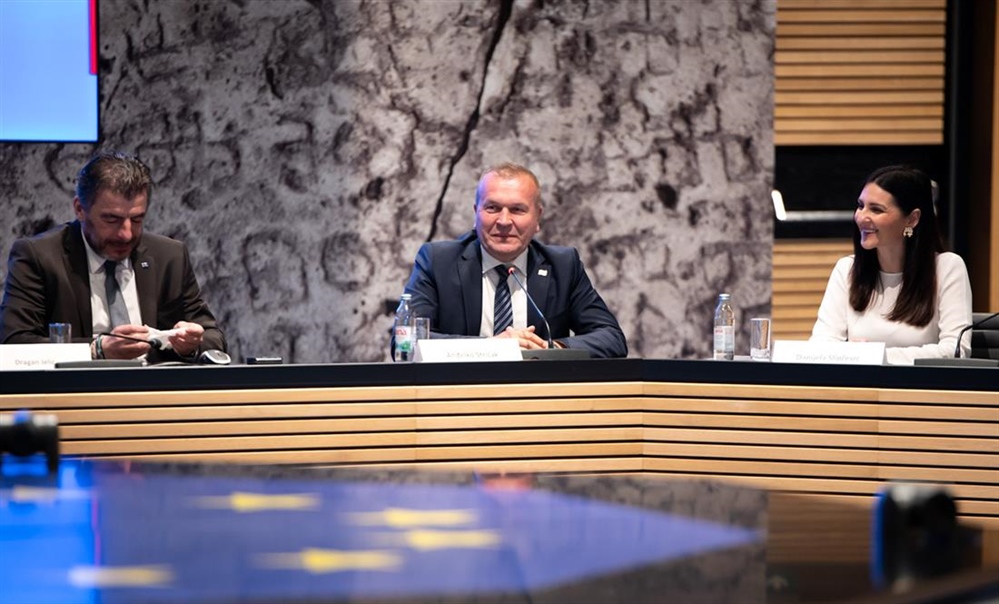 Pet novih ugovora za Varaždinsku županiju – nastavlja se snažan investicijski ciklus u školstvu