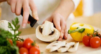 Znate li čemu služi rupa na dasci za rezanje? – jedni su to tek shvatili nakon ovoga, a može vam biti od velike pomoći