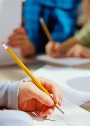 Nastavnik učenici rekao da je lijepa, mnogi ga osuđuju zbog toga  – je li se nespretno izrazio ili…