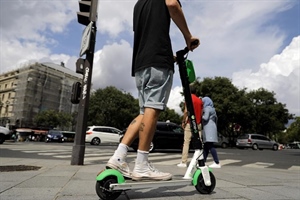 Ujutro se po Koprivnici vozio pijan s električnim romobilom i skrivio nesreću u kojoj je sam ozlijeđen