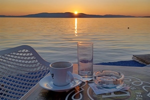 Jutarnja kava i lijekovi - kombinacija koja može napraviti više štete nego koristi