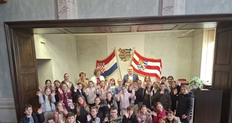 Učenici OŠ Kneginec Gornji posjetili Županijsku palaču, župan Stričak ih upoznao s radom Županije