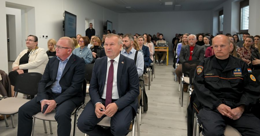 Varaždinska županija nastavlja ulagati u sigurnost škola i edukaciju kadra